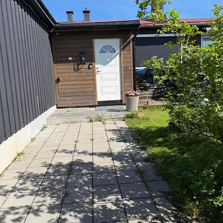 Small In The Center With Free Parking Lägenhet